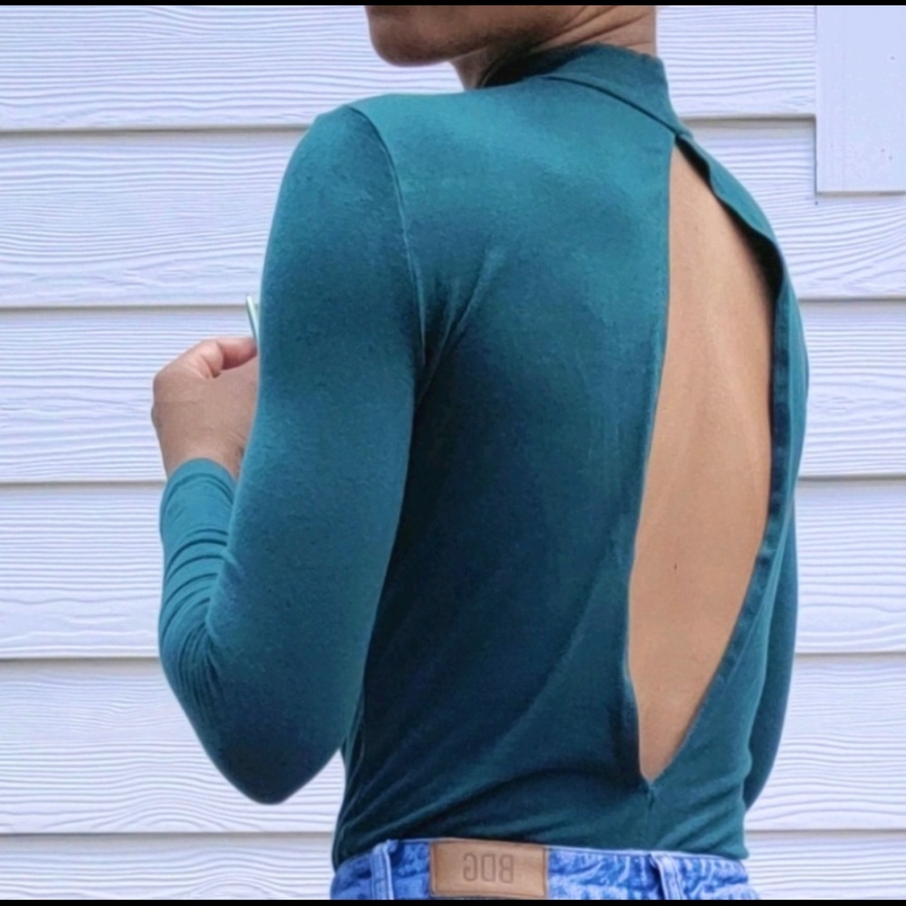 Keyhole "Ryder" Mock Neck Bodysuit- size s fits like an xs- blue/green color
